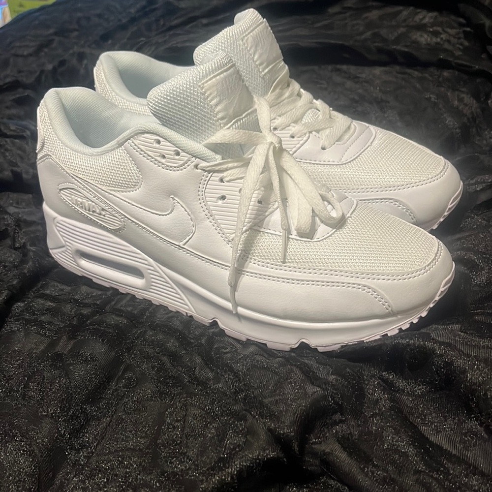 Men’s size 10 white air max 90